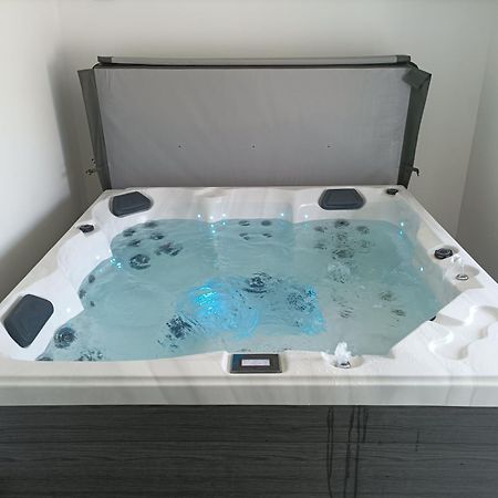 La grande baie spa privatif à 15 min du mt st Michel Pleine-Fougères Extérieur photo