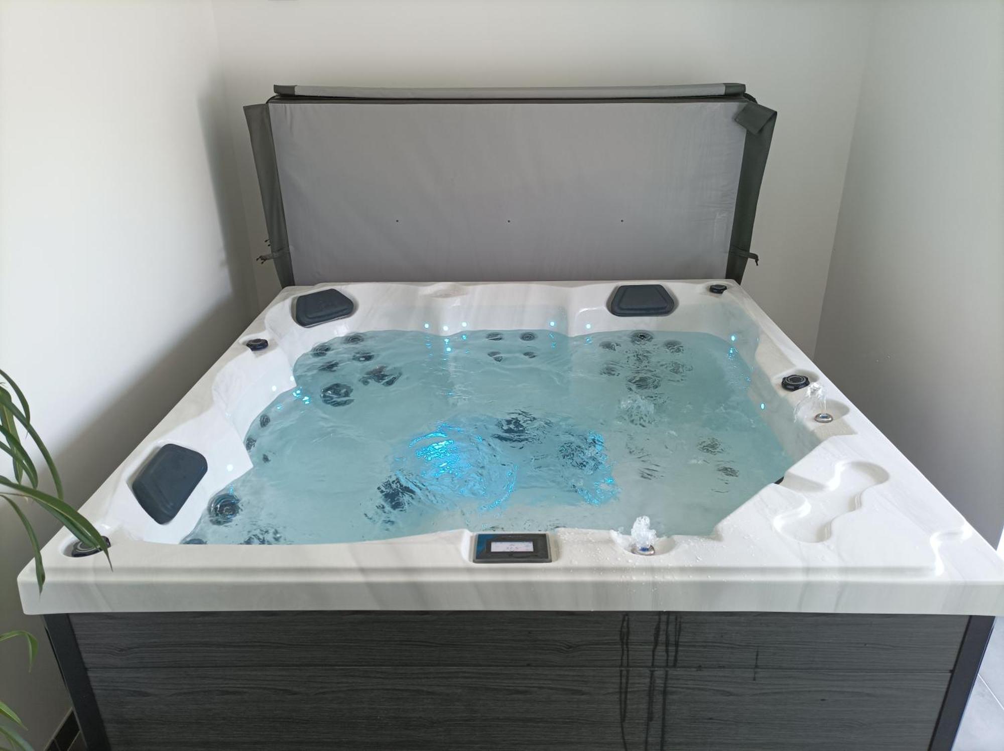 La grande baie spa privatif à 15 min du mt st Michel Pleine-Fougères Extérieur photo